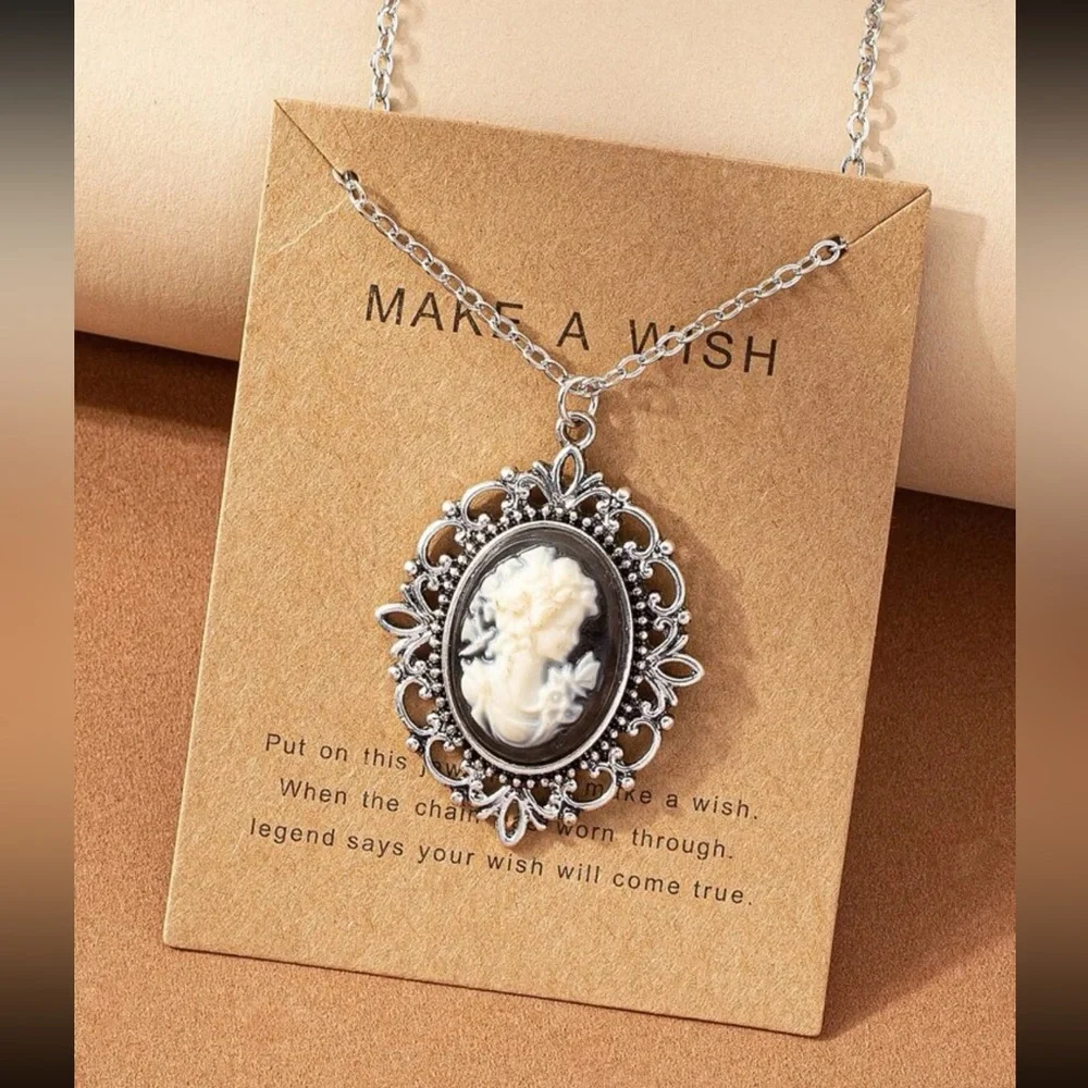 $3 MAKE A WISH CAMEO NECKLACE. NEW. $3 WHEN BUNDLED WITH 3 OR MORE ITEMS - Picture 1 of 9